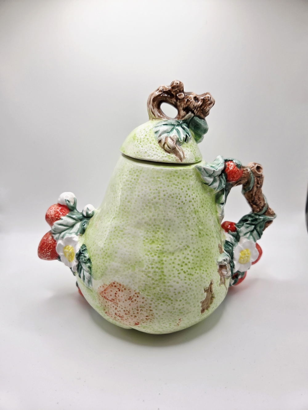 Vintage Heritage Mint Collectible Ceramic Pear Teapot. Perfect Condition 🍐